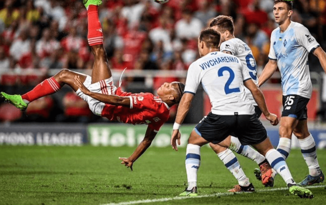 开云官方-里程碑夜法兰克福远射贴柱；荷甲冲刺阶段刷纪录；底气十足；细节决定成败(德甲法兰克福)