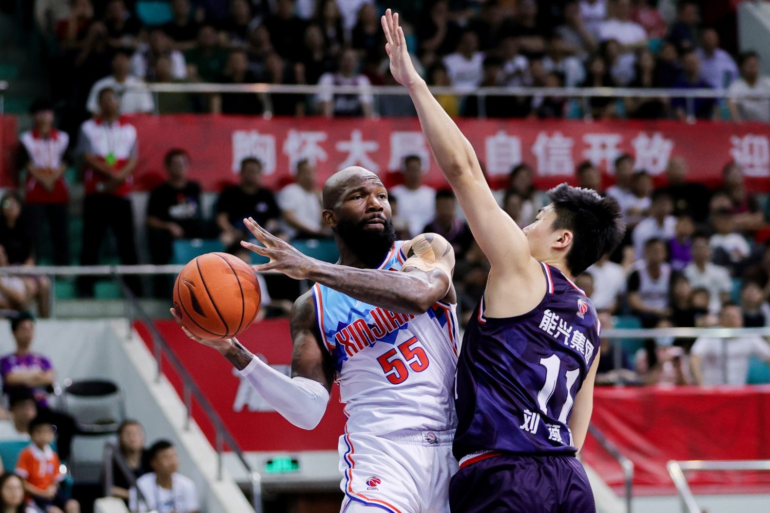 开云中文网-里昂发布备战花絮，窗口期豪取连胜，CBA季后赛任务艰巨，球队文化再被提及(cba季后赛对阵规则)